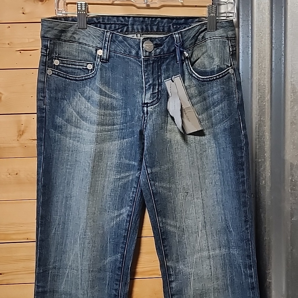 BCBGMaxazria Jeans Size 4 NEW WITH TAGS BOOTCUT